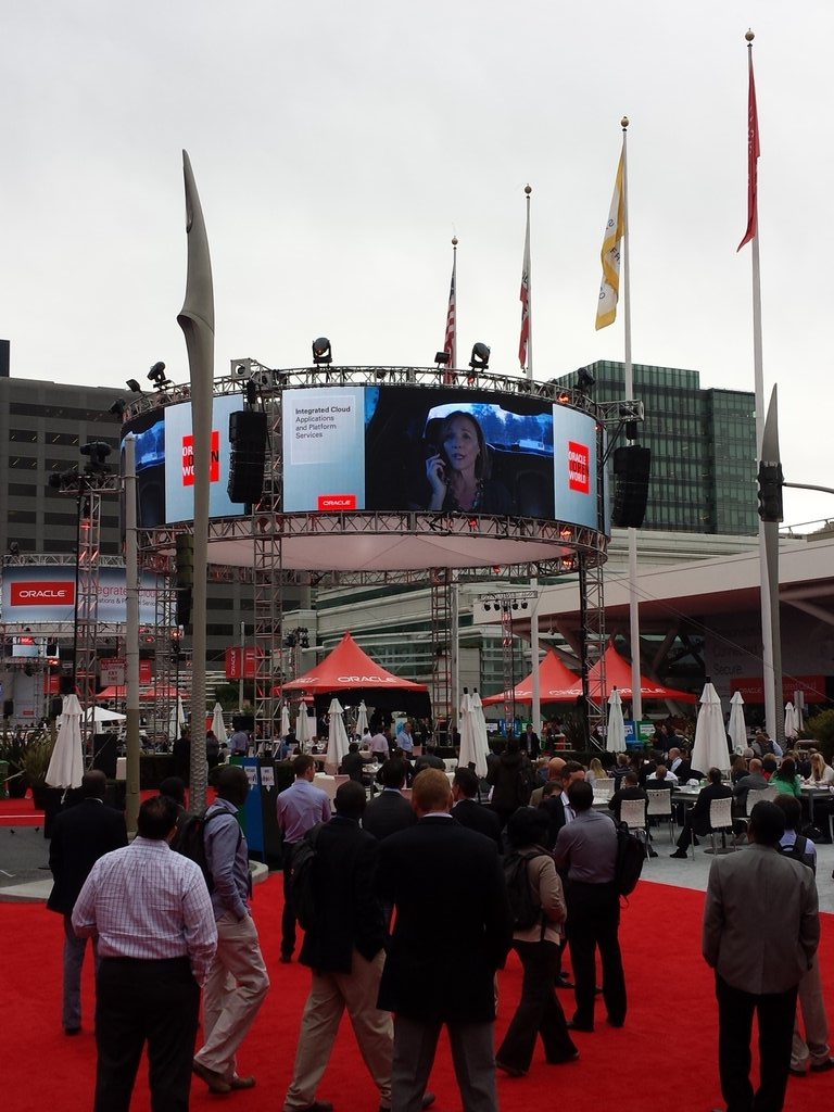 OracleEric's tweet photo. Setup is awesome! @OracleEPPM #primaveracloud #oow15 https://t.co/Ni3NlgbVc3