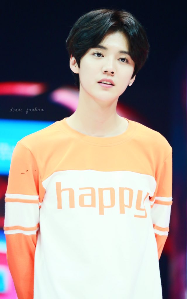 Divine_FanHan's tweet photo. HQ 151022 #LUHAN Happy Camp Part1 https://t.co/mtRB7ryr6G