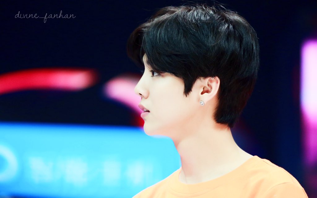 Divine_FanHan's tweet photo. HQ 151022 #LUHAN Happy Camp Part1 https://t.co/mtRB7ryr6G