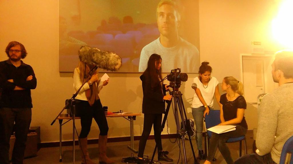 TaniaEsteban_'s tweet photo. Shooting an #interview today with the #crew #wildlifefilmaking #sony #studio #behindthescenes #film #tv #light π₯π¬πΉπ€ https://t.co/TREmfLgfyC