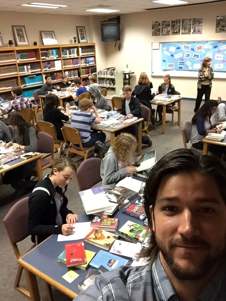 MrThomasEAHS's tweet photo. book speed dating in the media center #knowledge #readthings #engagingandmemorable https://t.co/9e5tMaugII