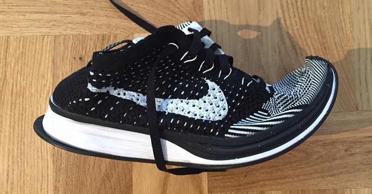 ComplexBets's tweet photo. You might want to think twice about throwing those Flyknits in the washing machine https://t.co/g68xvzQz7M https://t.co/NFx5N2GOo1