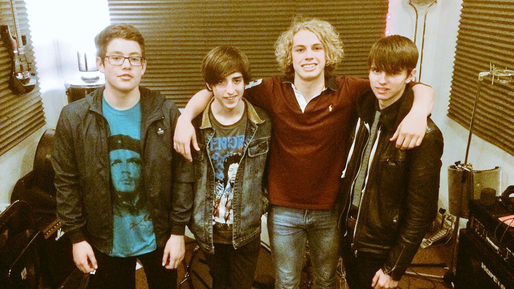 WarrenRecords's tweet photo. @Wayward_Suns smashed out a corker today, now to @aoo_studios for some magic sprinkles. #MadeInHull #NewMusic https://t.co/JArW6Ifm2q