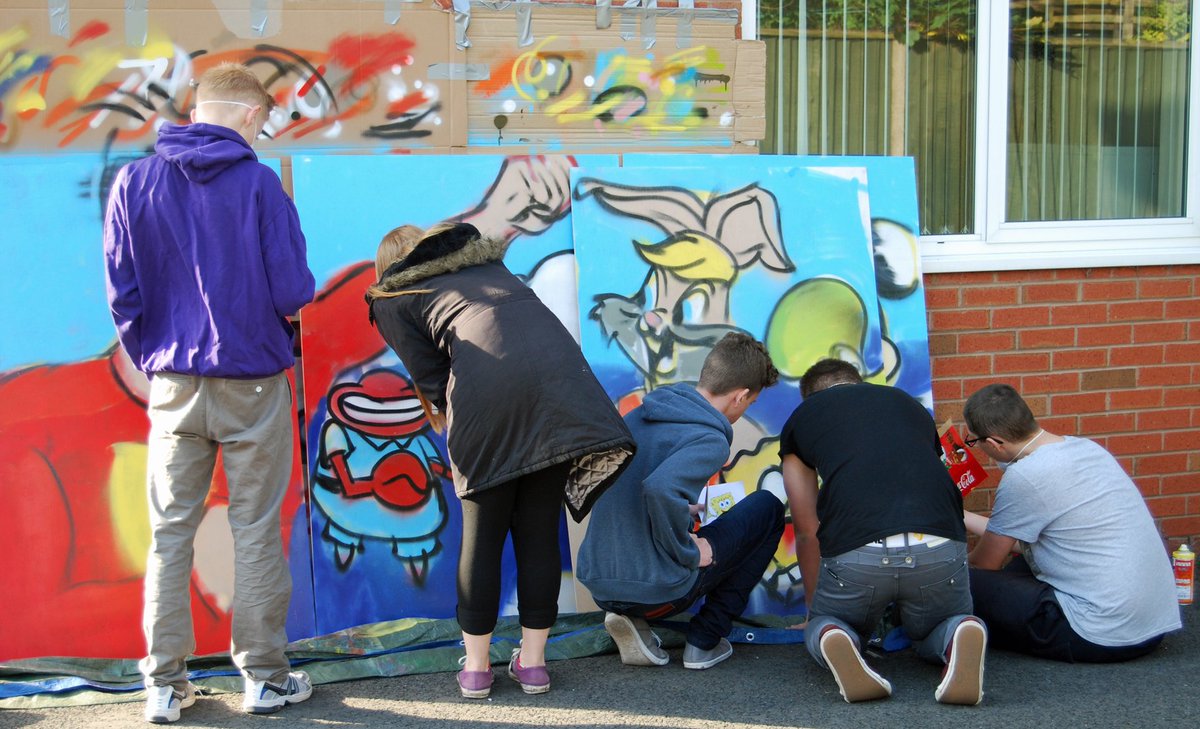 YPFmidlands's tweet photo. developing young people's art skills during half term at Westbury Youth Club in Leamington https://t.co/ycIFZBLb6u