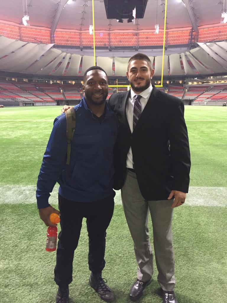 rolly_lumbala46's tweet photo. Lion fans!  RT this post so we can see @JohnChick97 get a shaving cream pie in the face!#SunLifeKickDiabetes #lions https://t.co/OrukERH2ar