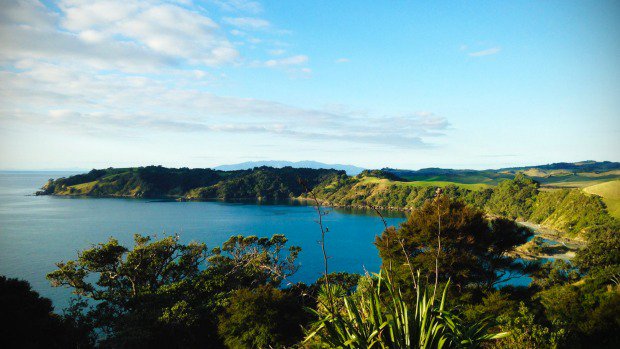 NZStuff's tweet image. Waiheke Island world's fifth best region: Lonely Planet dlvr.it/CZCNTR