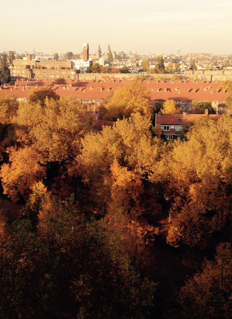Herfst in Amsterdam. Mooi uitzicht bij <a href="/AllenOvery/">Allen & Overy</a> :)