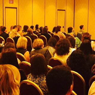 PayTechWomen's tweet photo. These @money2020 attendees taking time to focus on leadership! @WNETonline https://t.co/Ss1LTg7KHv