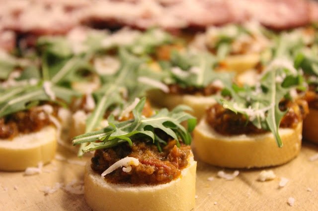 theorangetaste's tweet photo. #Canapés mit #Pesto und #Wildsalami, schicke Kleinigkeit für Gäste, #schnellgemacht
Rezept:
https://t.co/1ayjRngmzr https://t.co/rSThcB5EJM