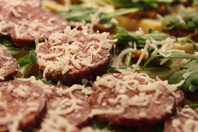 theorangetaste's tweet photo. #Canapés mit #Pesto und #Wildsalami, schicke Kleinigkeit für Gäste, #schnellgemacht
Rezept:
https://t.co/1ayjRngmzr https://t.co/rSThcB5EJM