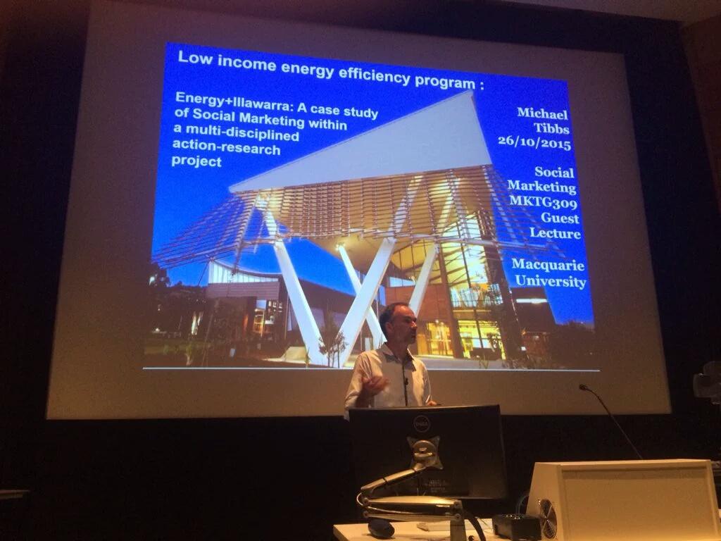Dalla_Luke's tweet photo. @UOWsbrc Michael Tibbs takes a break from analysing home energy data to guest lecture @Macquarie_Uni #LIEEP @CHI_UOW https://t.co/PTDtdaDW0X