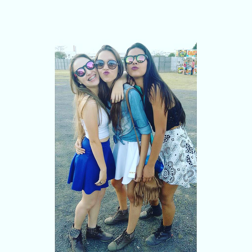 Maa07brandao's tweet photo. @caa_brandao Amo muito! #voltarole #melhorfoto 🍻🎊🚨💘 https://t.co/7G3U3yaHVJ
