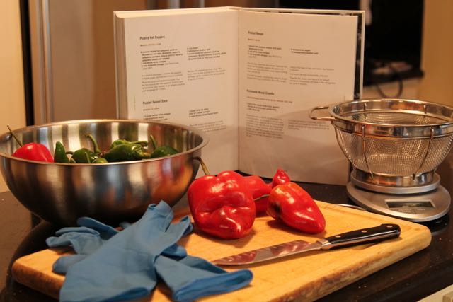 monicastable's tweet photo. "I pick the last of my garden #peppers &amp; prepare them for #canning..." Recipe > https://t.co/QesVM0JxO6 #amazingfall https://t.co/tH9yEgjjJU