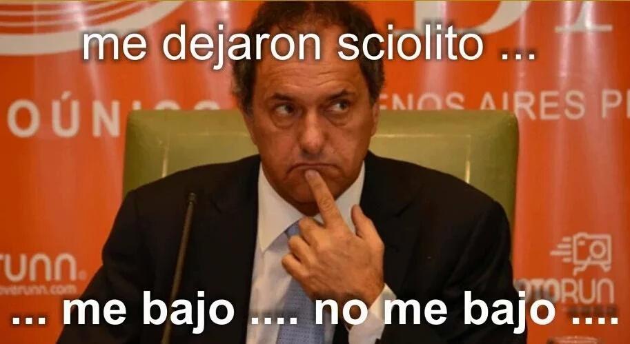 PabloMartinezxx's tweet photo. #HallsAntartida #LoQueDasAlex Noel Gallagher Talleres #HappyBirthday1989
#AMAs1D #TengoGanasDe #GuerraDeCapitanes https://t.co/iE2OXqoV7L