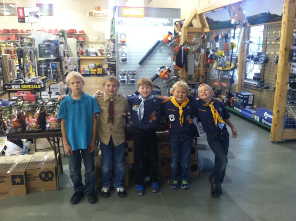 WarroadPack151's tweet photo. @trailsendsnacks show and sell 2015!  @nlcbsa https://t.co/V1zZh6ekk3
