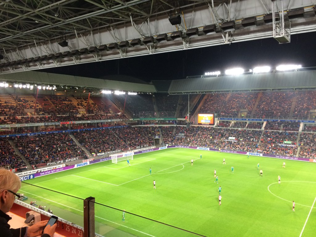 Stadionhopper's tweet photo. PSV - Genemuiden volgens mij 6-0 geëindigd. Zullen wel n ronde verder zijn dan. Proost! 🍻 #PSVgen https://t.co/iVu1a09m8o