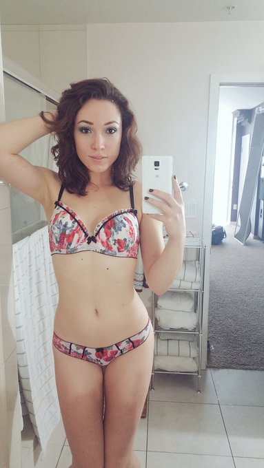 I take selfies. https://t.co/Mvp5zOV4jJ<a href="/tag/holidays"class="tags"><span>#holidays</span></a><a href="/tag/7thanniversary"class="tags"><span>#7thanniversary</span></a>