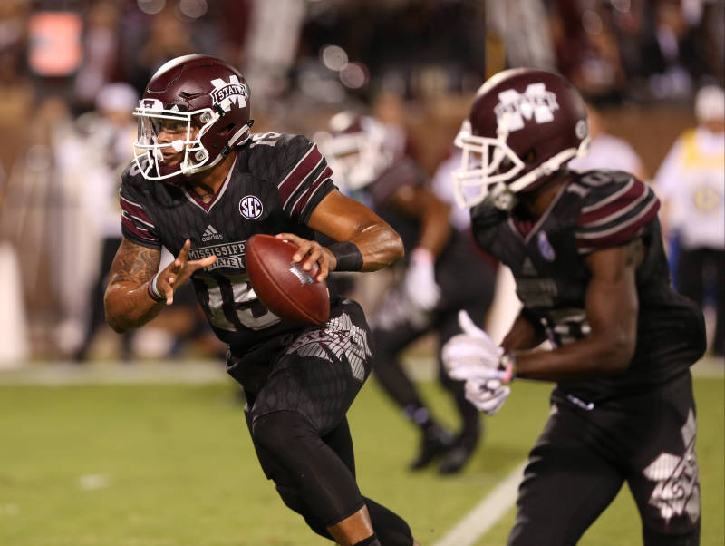 HailStateFB's tweet photo. RELEASE | @15_DakP Named @daveyobrien National Quarterback of the Week! #HailState 
https://t.co/CN2Cgazcno https://t.co/3bqHfjzOb7