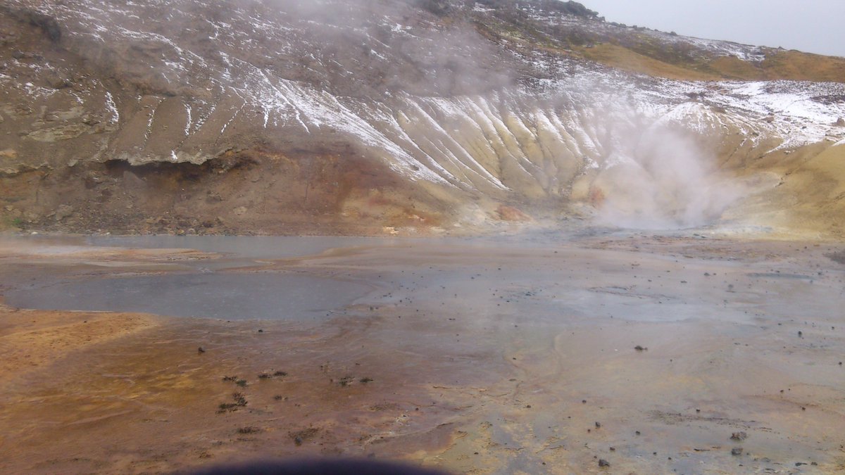 ScienceDma's tweet photo. Day1 of Iceland STEM trip has been amazing! Bring on day 2...@SLCCentral #STEMcpd https://t.co/dWnwck82eb