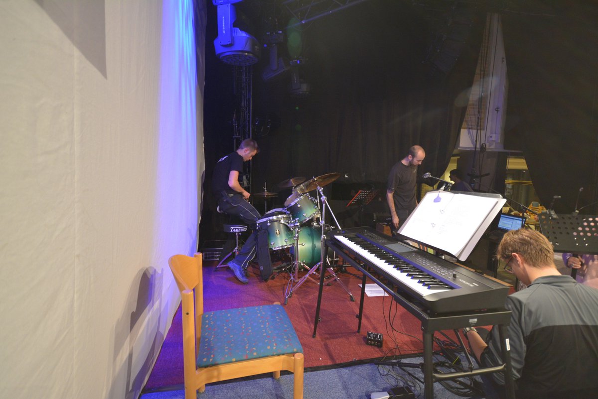 MusiktheaterChr's tweet photo. Die Band baut auf #dmdpt https://t.co/8SBkAh76CV