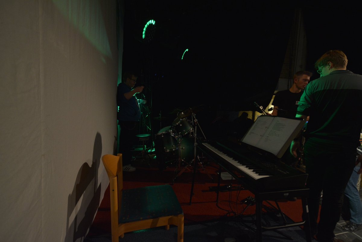 MusiktheaterChr's tweet photo. Die Band baut auf #dmdpt https://t.co/8SBkAh76CV