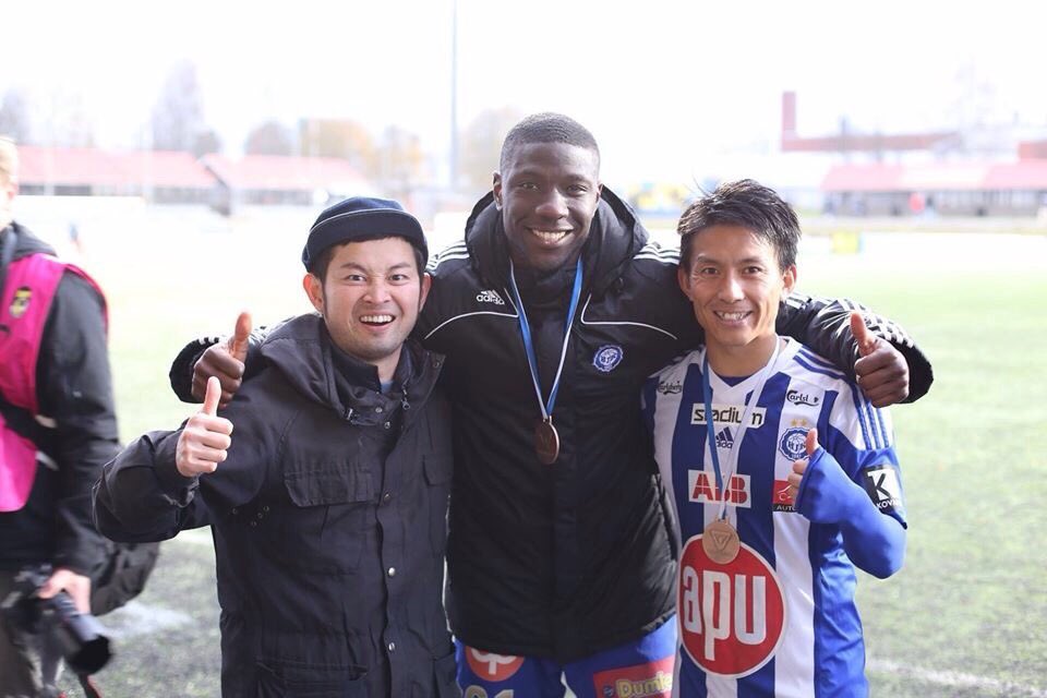 Guy_Moussi's tweet photo. That is what football can bring you... Smile, Joy, Passion, Ups and Down, NEW FRIENDSHIP !!! #JapaneseConnection 🙏🏾 https://t.co/IzcttQszm8