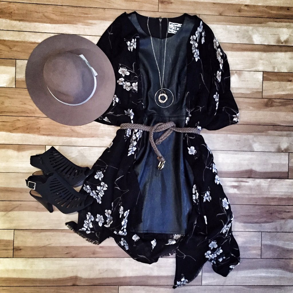 beachave8's tweet photo. flatlay o'clock 🕐 #gentlefawn #BRIXTON #pinkmartinicollection #salvageandstone #fauxleather #DATENIGHTLOOK https://t.co/nIkcp4PuxE