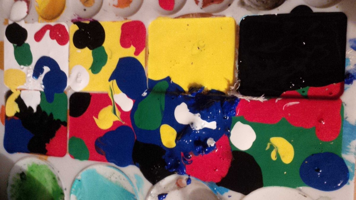 JaxMatthews's tweet image. Was meant to be taking pic of Mischiefs pumpkin but couldn't let his palette go un-noticed. #niceeffect