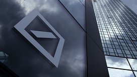 FT's tweet image. Changes coming at Deutsche Bank: 'many bonuses will go to zero' on.ft.com/1O4WEa8