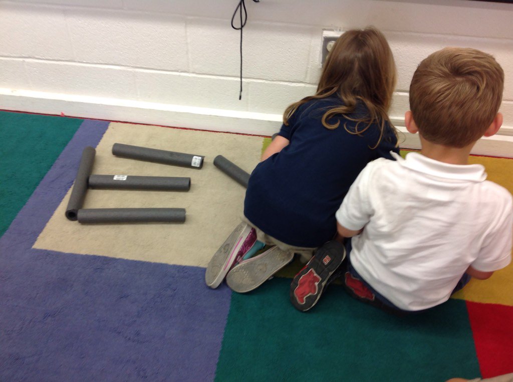 stm_PKB's tweet photo. What can you do with pipe insulation? PKB has an idea! #steamlab @stmsaints @STMinnovation @jdicasali https://t.co/qK6eoVeqYk