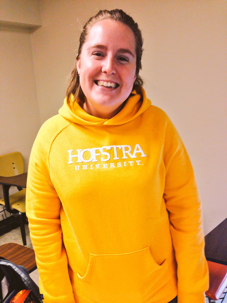 MichaelFullertv's tweet photo. Jenny, producer of Hofstra's hit TV series For Your Island is full of Hofstra Pride #DayInThePride https://t.co/NZMa7aHrBZ