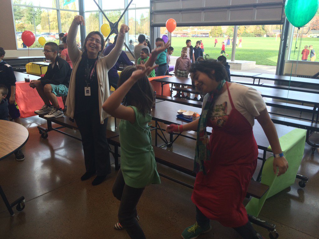 JeniferRolie's tweet photo. Mix It Up Day @ShuksanMS - 6th grade lunch https://t.co/YtAq8MQobK