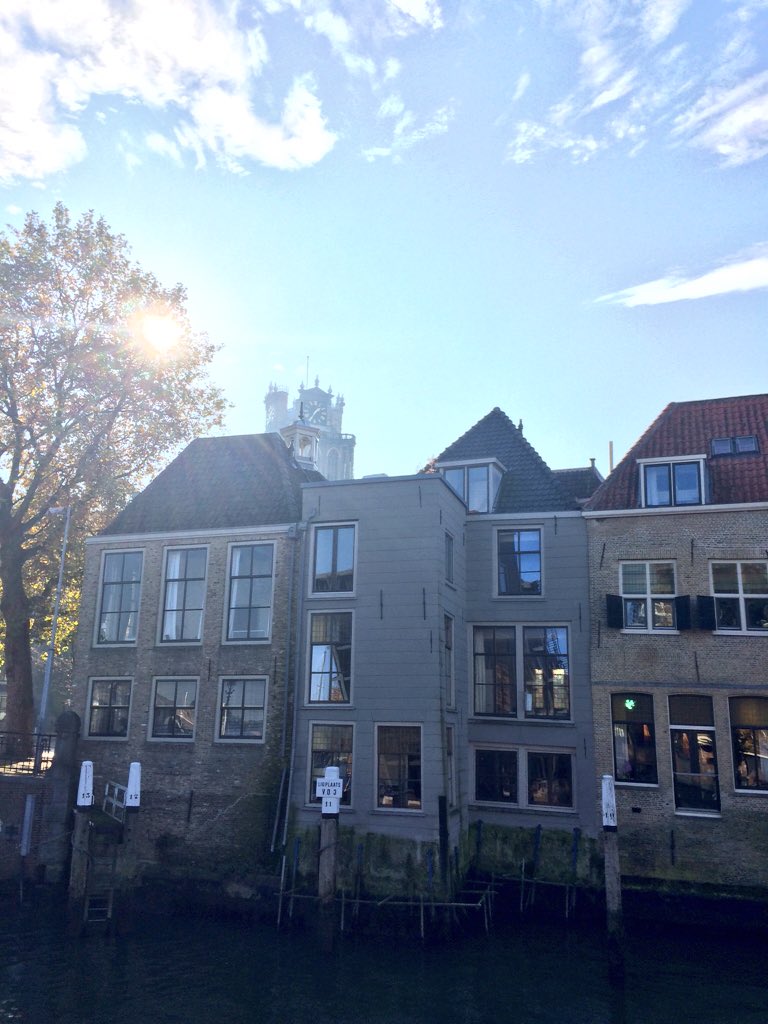 NikosDraekum's tweet photo. Dat was weer 'n fijn middagje Dordt. Eindelijk @Nobelsbrood geweest, aanrader voor oa heerlijk brood/pepernoten! https://t.co/2gBCGNZYgD