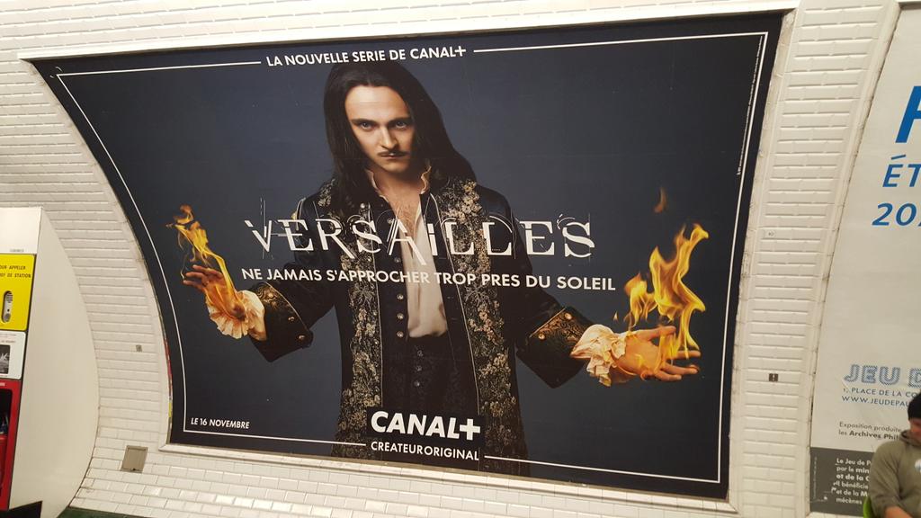 ZoeBlunt's tweet photo. @gblagden spotted in the metro in Paris. I'm so excited, just 3 more weeks to wait! https://t.co/9sHPZxuQrK