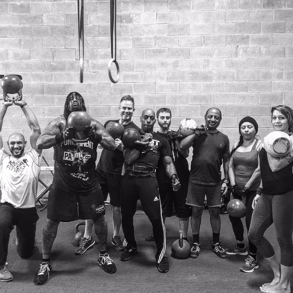 JayTWarsh's tweet photo. @BattleArtsMMA @milanmiracle @TWKettlebell @annababij1 - 12:00pm sharp - KETTLE BELLS ~ TUE &amp; THUR ~ https://t.co/2DelWjBhtY
