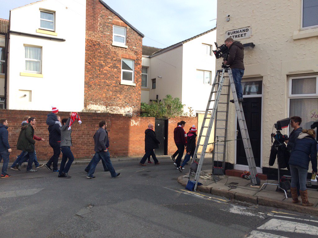 Street level then let's up sticks a bit!  <a href="/gluedfilms/">Glued Films</a> <a href="/PauljMortlock/">Paul Mortlock GBCT</a> <a href="/JKoblanski/">Jan Koblanski</a> <a href="/MichaelBonnar1/">Michael J Bonnar</a> @AlexJacksonMUA
