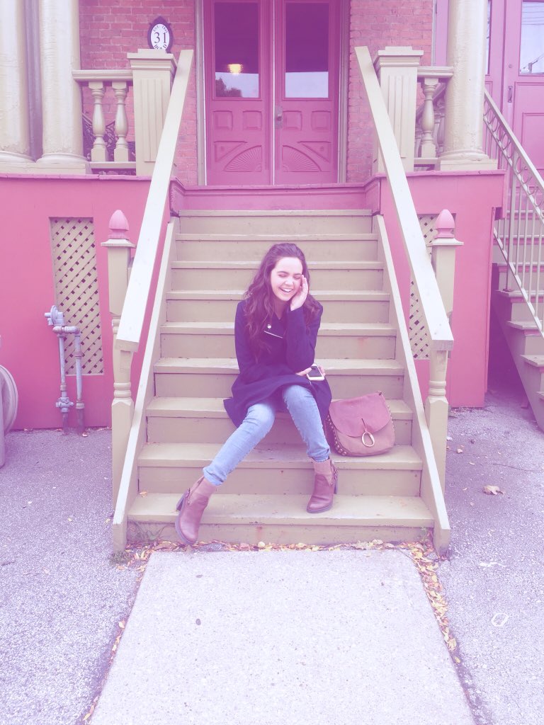 BaileeMadison's tweet photo. part 3: and after all of that,u then can't help but laugh at ur own funny Instagram captions. #weareourownbiggestfan https://t.co/H0LxnaM6zO