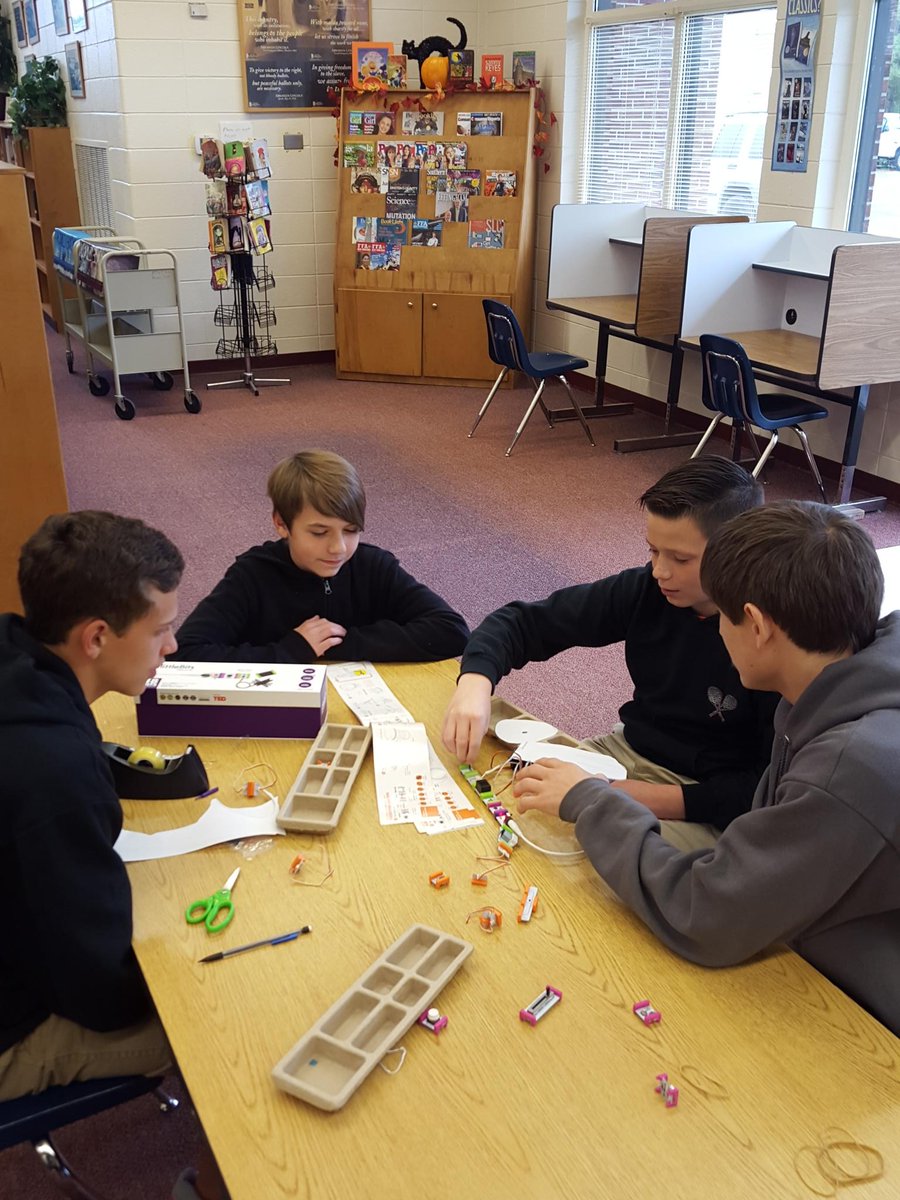 dean_carla's tweet photo. STEM activities at SEMS! https://t.co/YM0r6I67zn