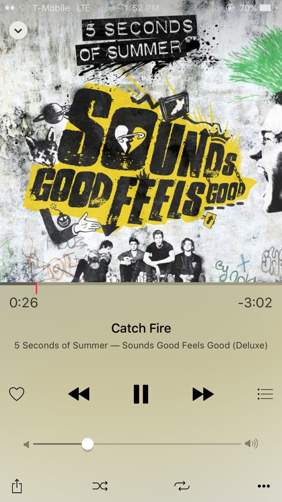 taegisniall's tweet photo. When is this not playing? #SoundsGoodFeelsFood #AMAs1D #1DVOTY1D https://t.co/14d6NZv4aH