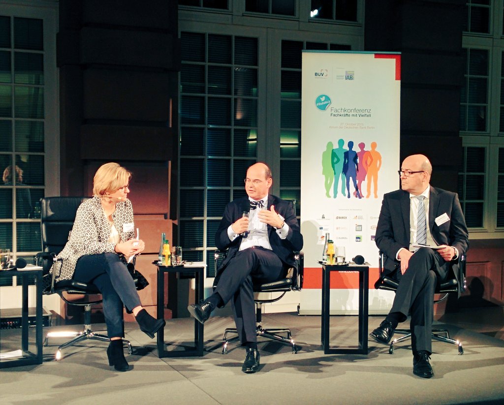 buv_ev's tweet photo. Hans-Ulrich Benra, Stellvertretender Bundesvorsitzender &
Fachvorstand Beamtenpolitik @dbb_news #Vielfalt4.0 https://t.co/rCx7UVLItN