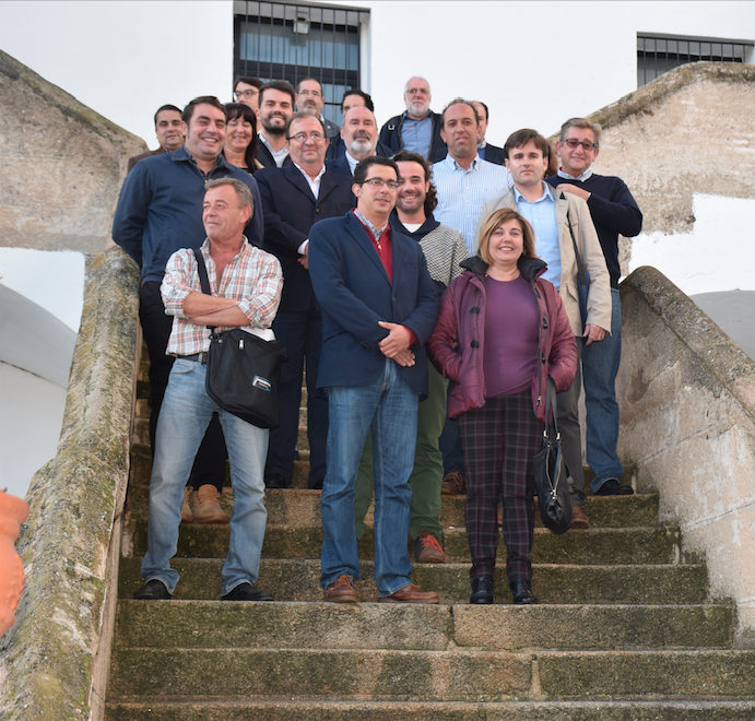 DiputacionCC's tweet photo. .@chromangordo y @grandecano esta tarde con alcaldes del Tajo/Tejo Internacional avanzando en proyectos Interreg https://t.co/1tULwkDlrZ