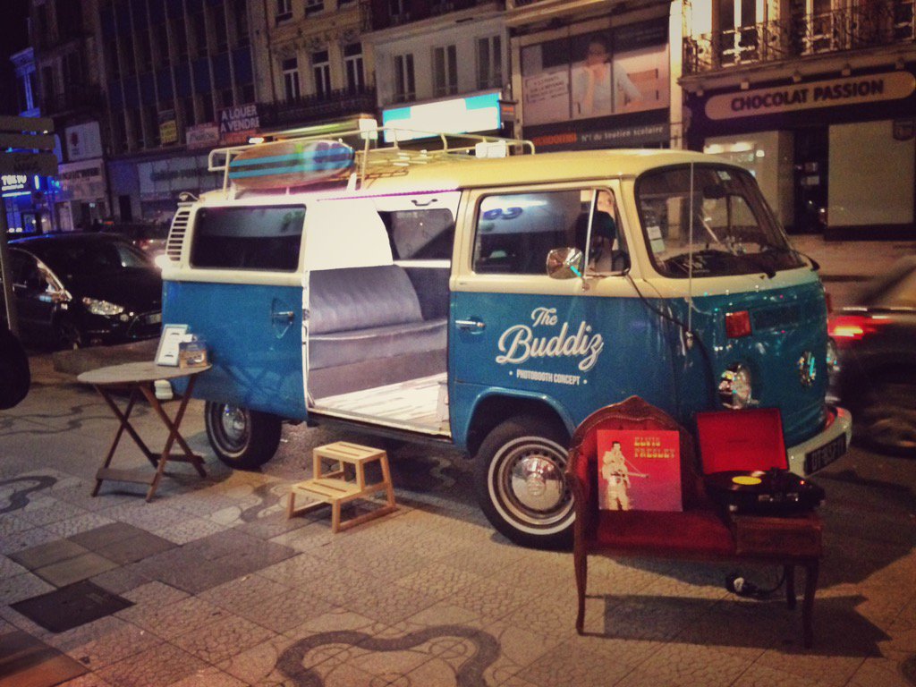 TheBuddiz's tweet photo. Oh yeah ! Elvis est rue Nationale !!! Rdv devant Madame Bistro ;-)) https://t.co/F5KpZDEfLC