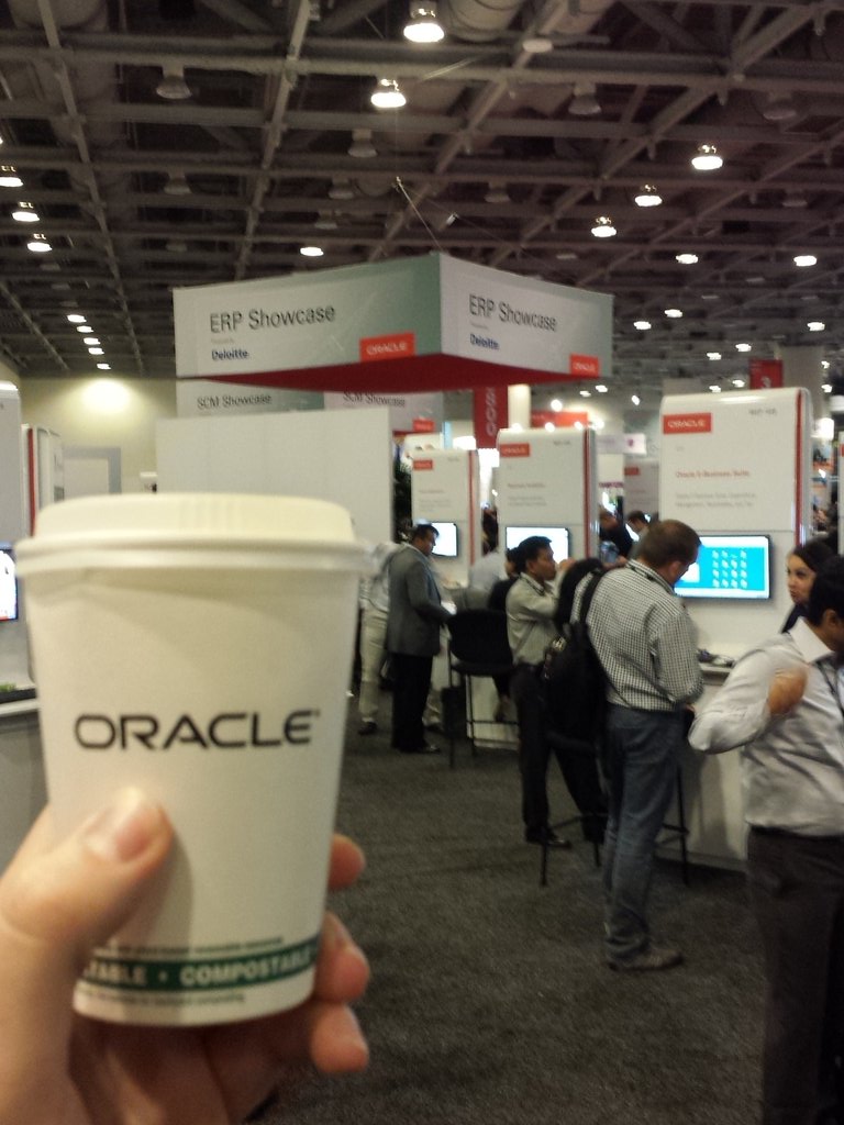 OracleEric's tweet photo. Drinking warm java hanging around the experts @OracleEPPM #primaveracloud #oow15 https://t.co/5s34dlvXeb