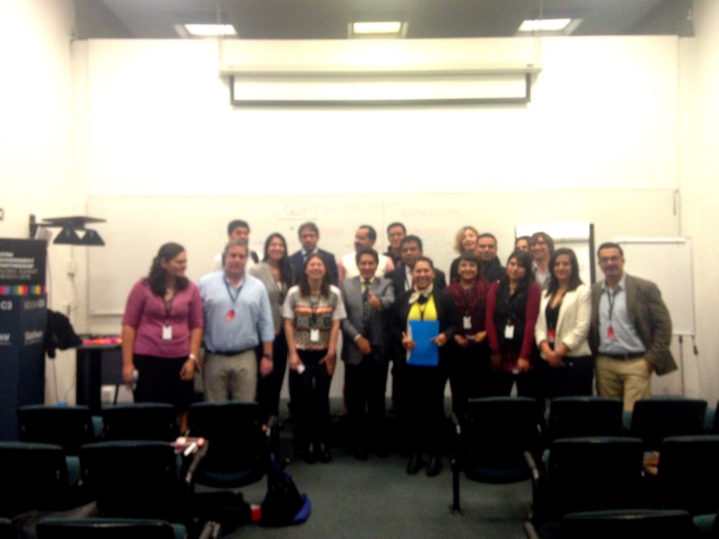 alexielus's tweet photo. Grupo "Investigación" #OGP2015 @sandraelena1 @fstraface @valle_ely_c @arcreat https://t.co/CZeBxC6RuF