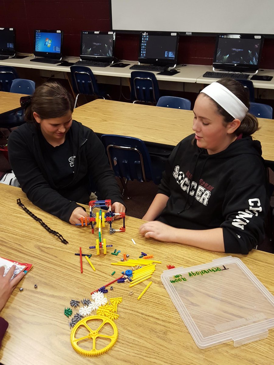 dean_carla's tweet photo. SEMS Media Center becomes a makerspace! https://t.co/uZIO6O0Ert