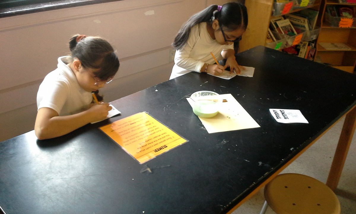 MsGouldScience's tweet photo. First, second, and third graders at Patrick Henry Elementary are loving Spooky Science this week! #halloween https://t.co/T5PTCQ5Wmw