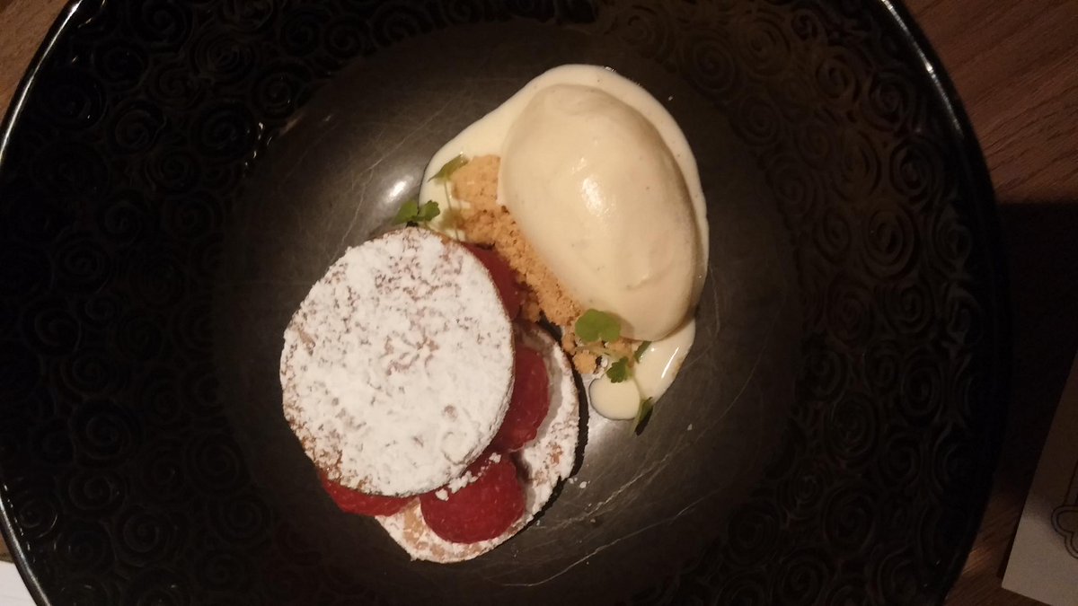 Action speaks louder than words.<a href="/CarltonTheHague/">Carlton Ambassador</a> Amazing food #DenHaag review soon