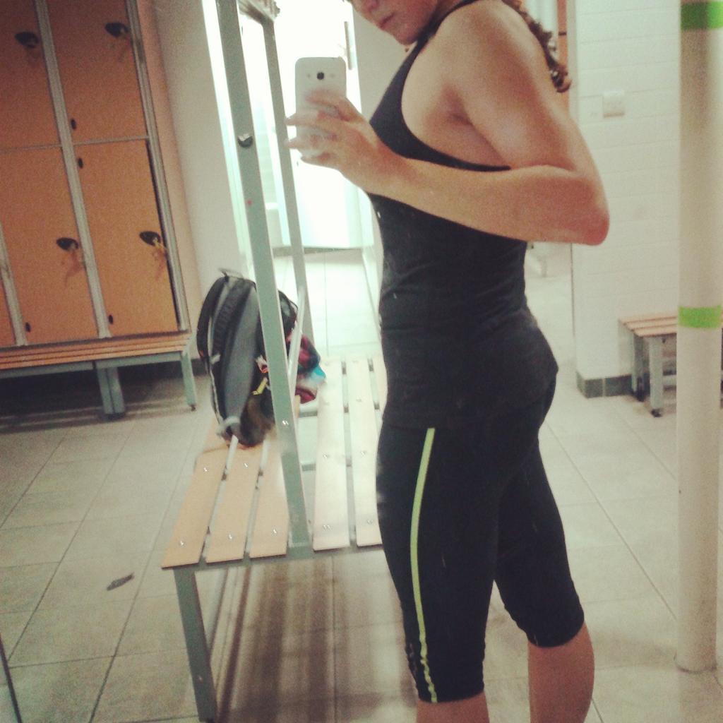 stephwardfit's tweet photo. Gotta get them shredded glutes #shredding #training #fitness #fit #fitfam #bodybuilding #strength #legs #glutes https://t.co/DfGYPH81hK
