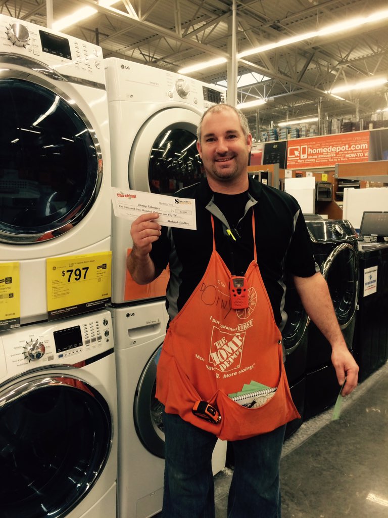HaleighColeTHD's tweet photo. Awesome job, Donny! Closed a water heater lead!! #cha-ching #3609recognition @RichRiceTHD @mebratt4thd https://t.co/pDUVpEhmU9