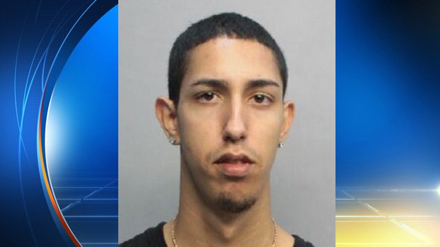 South Florida YouTube sensation @Anguila04 arrested on charges of choking his wife bit.ly/1KDoF0U?utm_me… https://t.co/LNyksK47pr